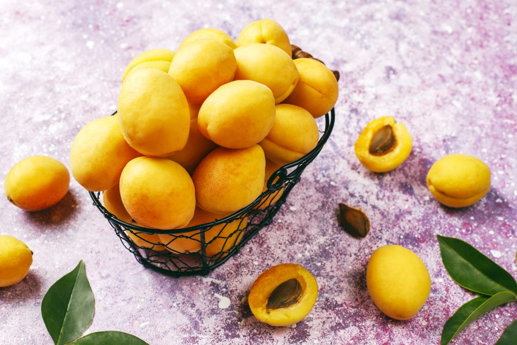 Абрикос-один из 5 полезных фруктов